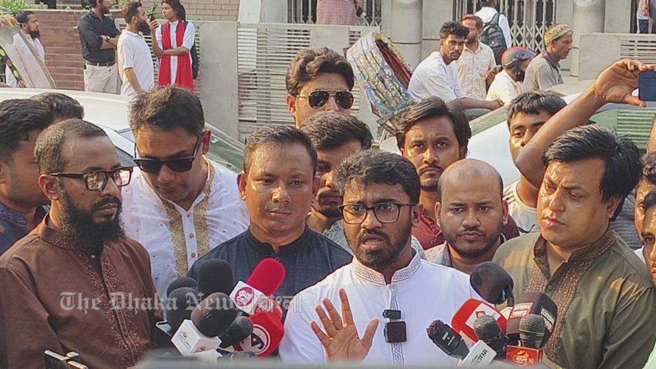 ৪৮ ঘণ্টার মধ্যে উপদেষ্টা পদত্যাগ না করলে আন্দোলন: রাশেদ খাঁন