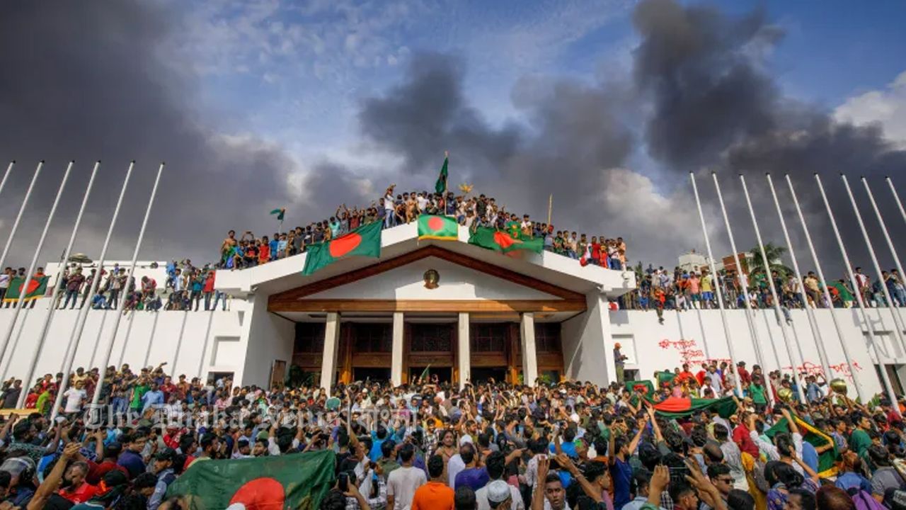 রাত পোহালে জুলাই : ঘোষণাপত্র ও সনদ কি অধরাই রয়ে যাবে?