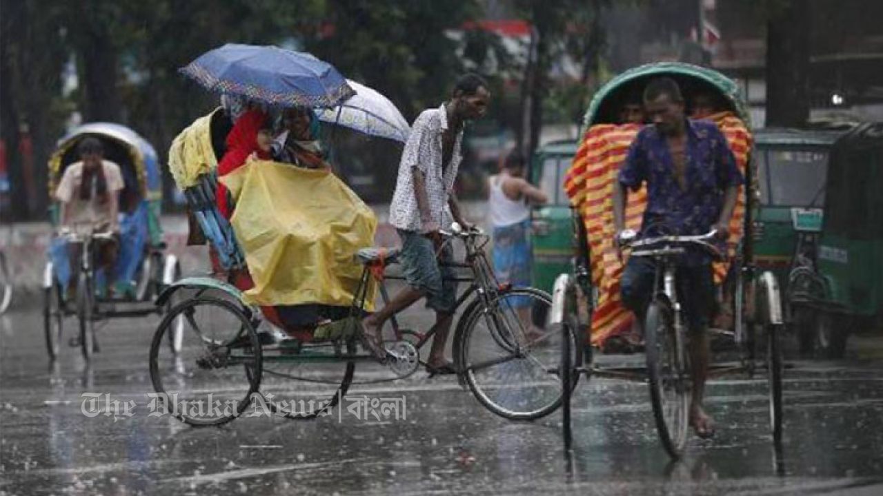 ২৪ ঘণ্টায় ঢাকায় ৪৫ মিলিমিটার বৃষ্টি, থাকবে আজও