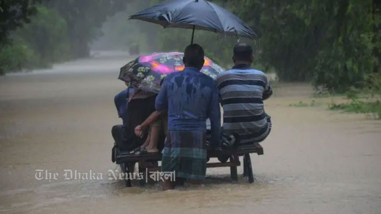 ফেনীতে বন্যা নিয়ন্ত্রণ বাঁধে ভাঙন, পানিবন্দি ২০ গ্রামের হাজারো মানুষ