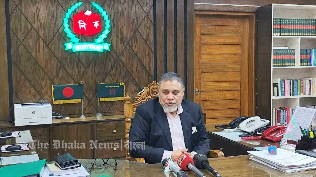 আইন-শৃঙ্খলা চ্যালেঞ্জিং হলেও নির্বাচন সম্ভব : সিইসি