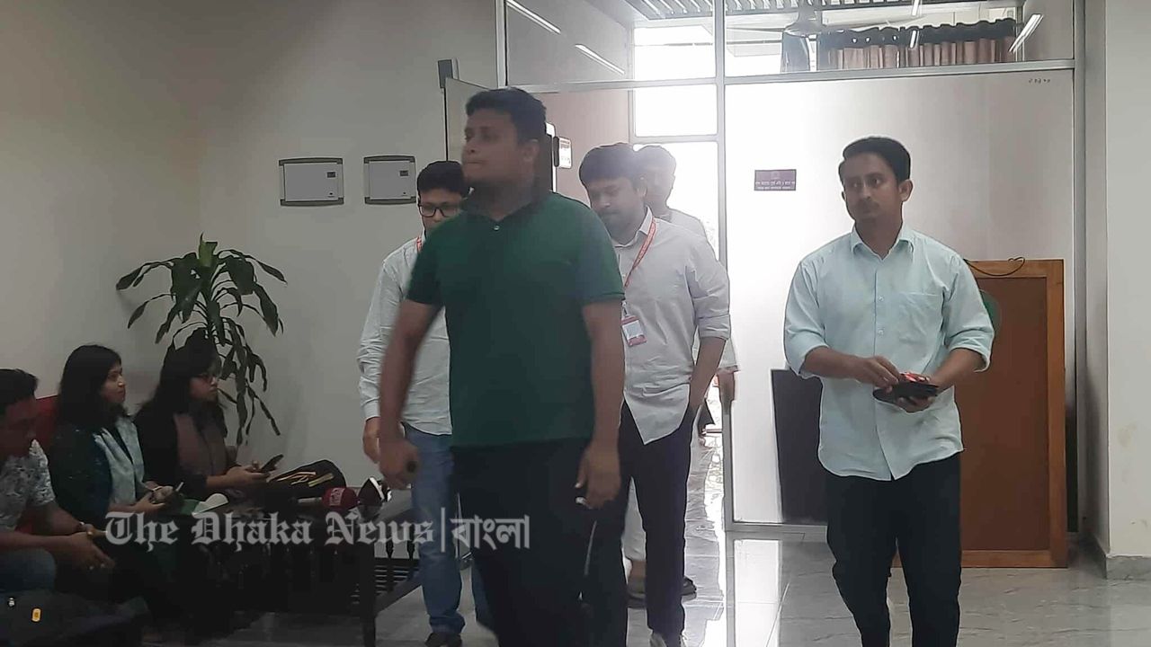 সিইসির সঙ্গে বৈঠকে পাটোয়ারী-হাসনাত-সারজিসরা