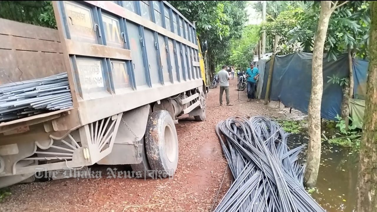 রড বোঝাই ট্রাক লুট নোয়াখালীতে যুবদল কর্মীসহ গ্রেপ্তার ২