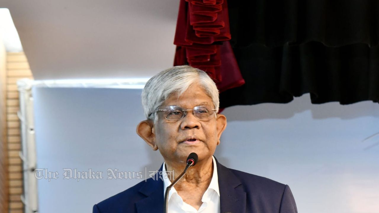 কোনো ব্যক্তি বা দলের কথায় নির্বাচন বন্ধ হবে না: অর্থ উপদেষ্টা