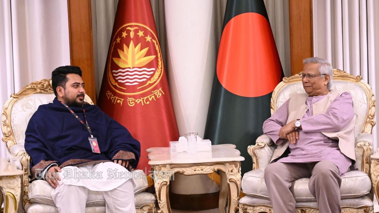 এনসিপি'র প্রতিনিধি দলের সঙ্গে প্রধান উপদেষ্টার বৈঠক