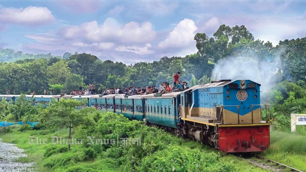 আবারো চবির শাটল ট্রেনে পাথর নিক্ষেপ, নারী শিক্ষার্থী রক্তাক্ত 