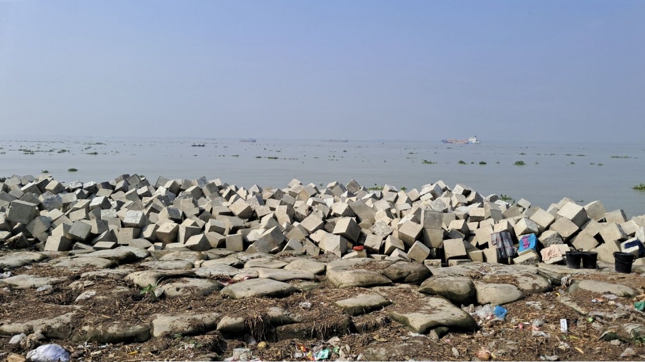 মেঘনার ভাঙন প্রতিরোধে ১৯ প্যাকেজে ৮শ’ কোটি টাকা ব্যয়ে নির্মিত হচ্ছে বাঁধ
