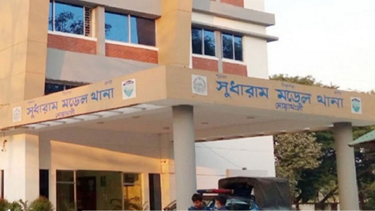 নোয়াখালীতে ফাঁকা বাড়িতে আমগাছে ঝুলছিল কিশোরীরর মরেদহ