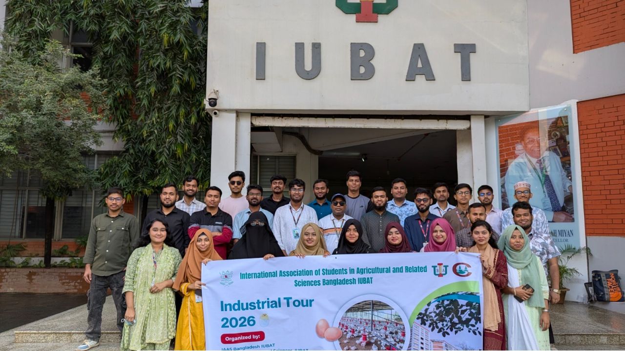 চান্দিনায় অগ্নিকাণ্ডে ক্ষতিগ্রস্তদের আর্থিক সহায়তা প্রদান