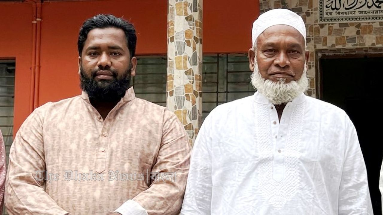 হাতিয়ায় নিয়োগ নিয়ে বিতর্ক: ছেলে কৃষি কর্মকর্তা, বাবা পেলেন সারের ডিলারশিপ