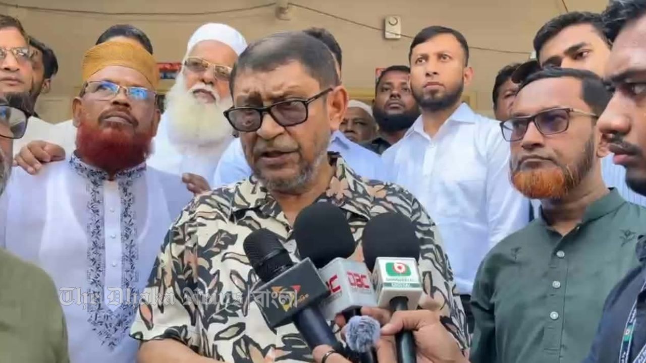 কুমিল্লায় হাসপাতালে অনুপস্থিত ৫ চিকিৎসকের বিরুদ্ধে ব্যবস্থার নির্দেশ স্বাস্থ্যমন্ত্রীর
